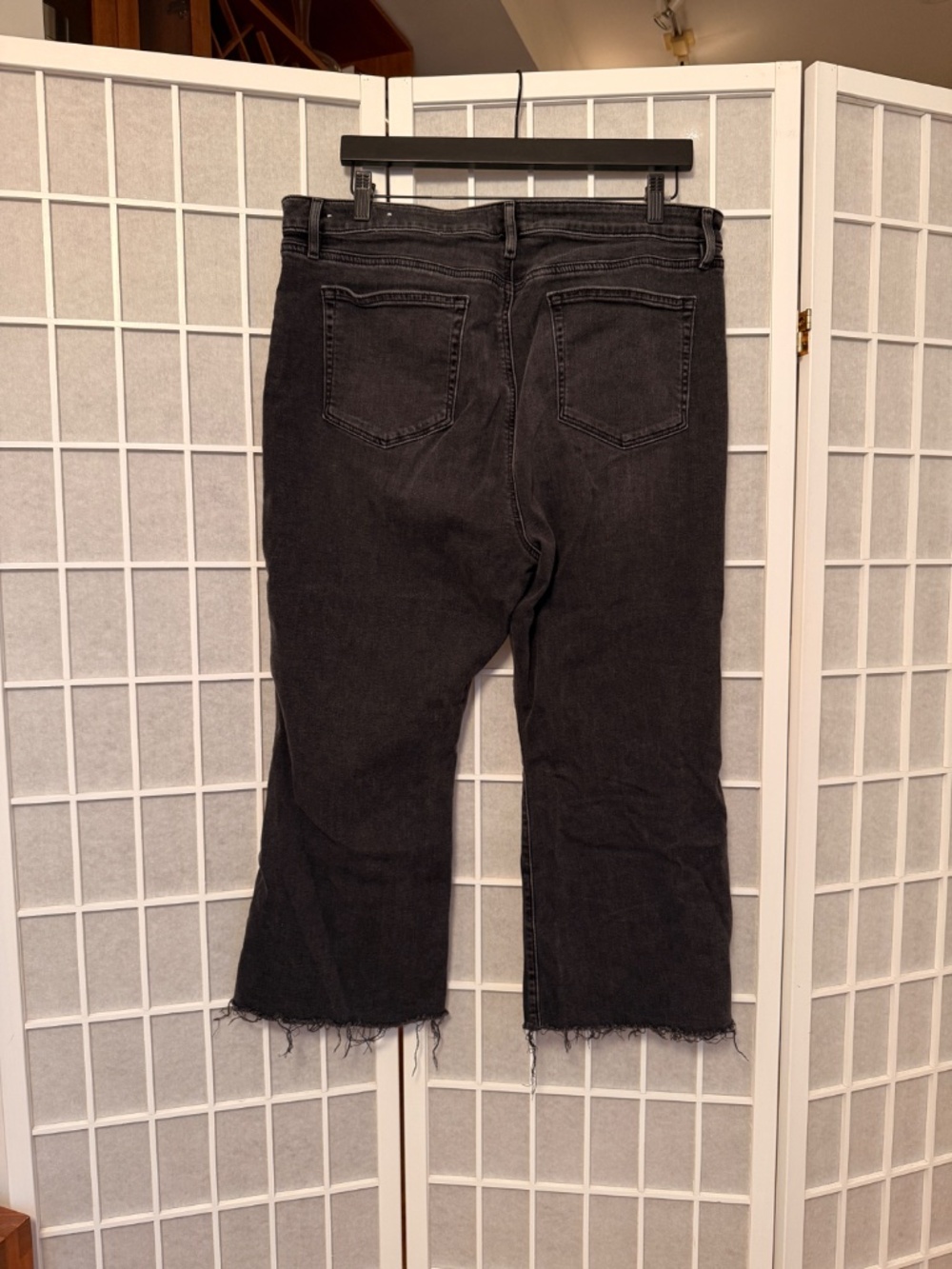 LOFT Curvy Cropped Kick Raw Hem Jeans Dark Grey 34p/18p - Picture 3 of 4